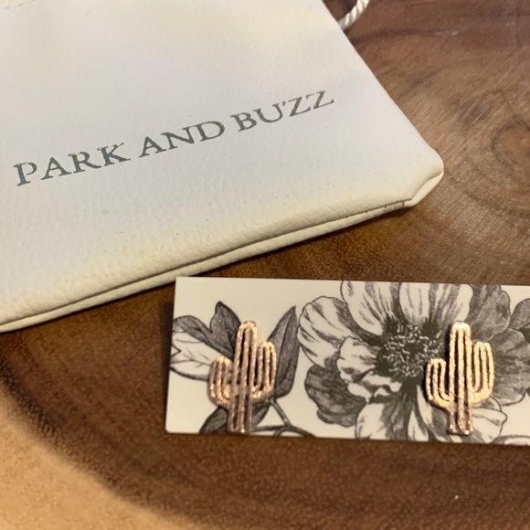 Park and Buzz post style earrings - Picture 2 of 4